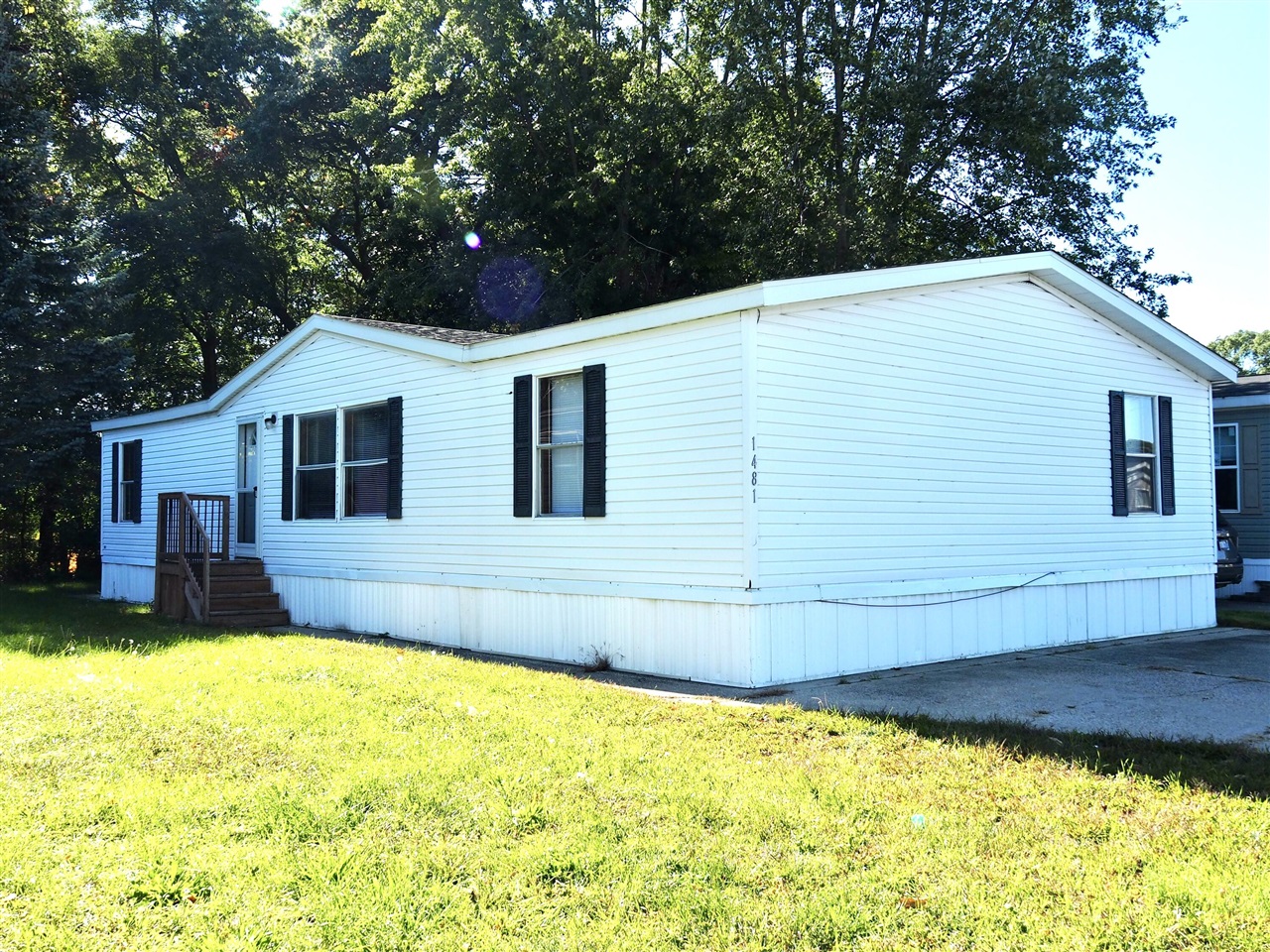 1481 Kenora Street — photo