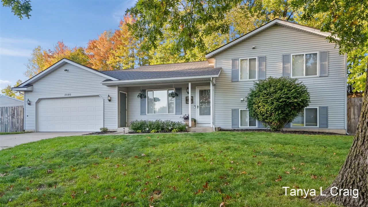 2595 Walker Woods Court — photo