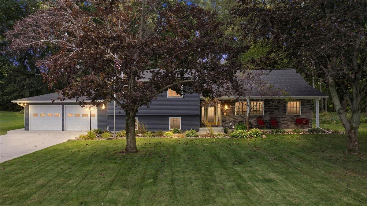6388 Sycamore Bluff — photo