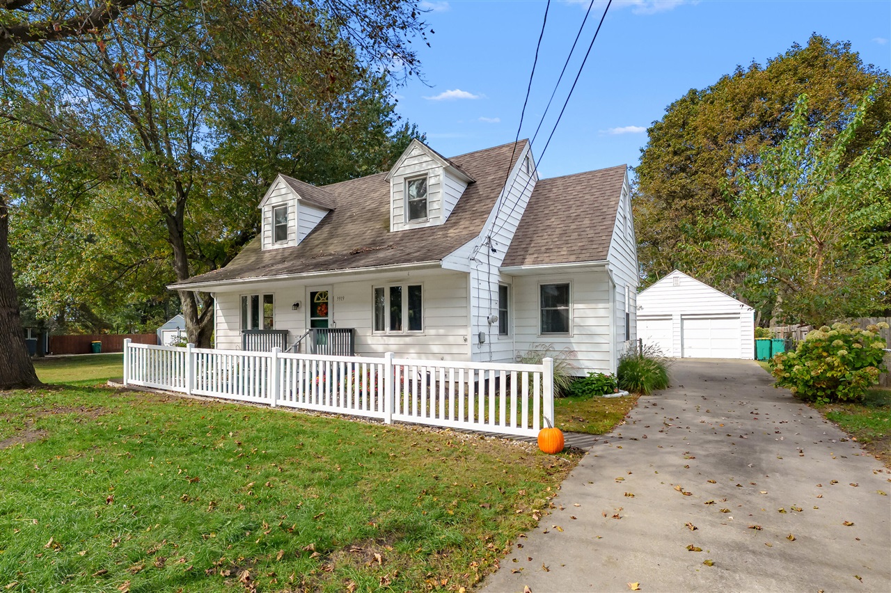 3919 Hayes Street — photo