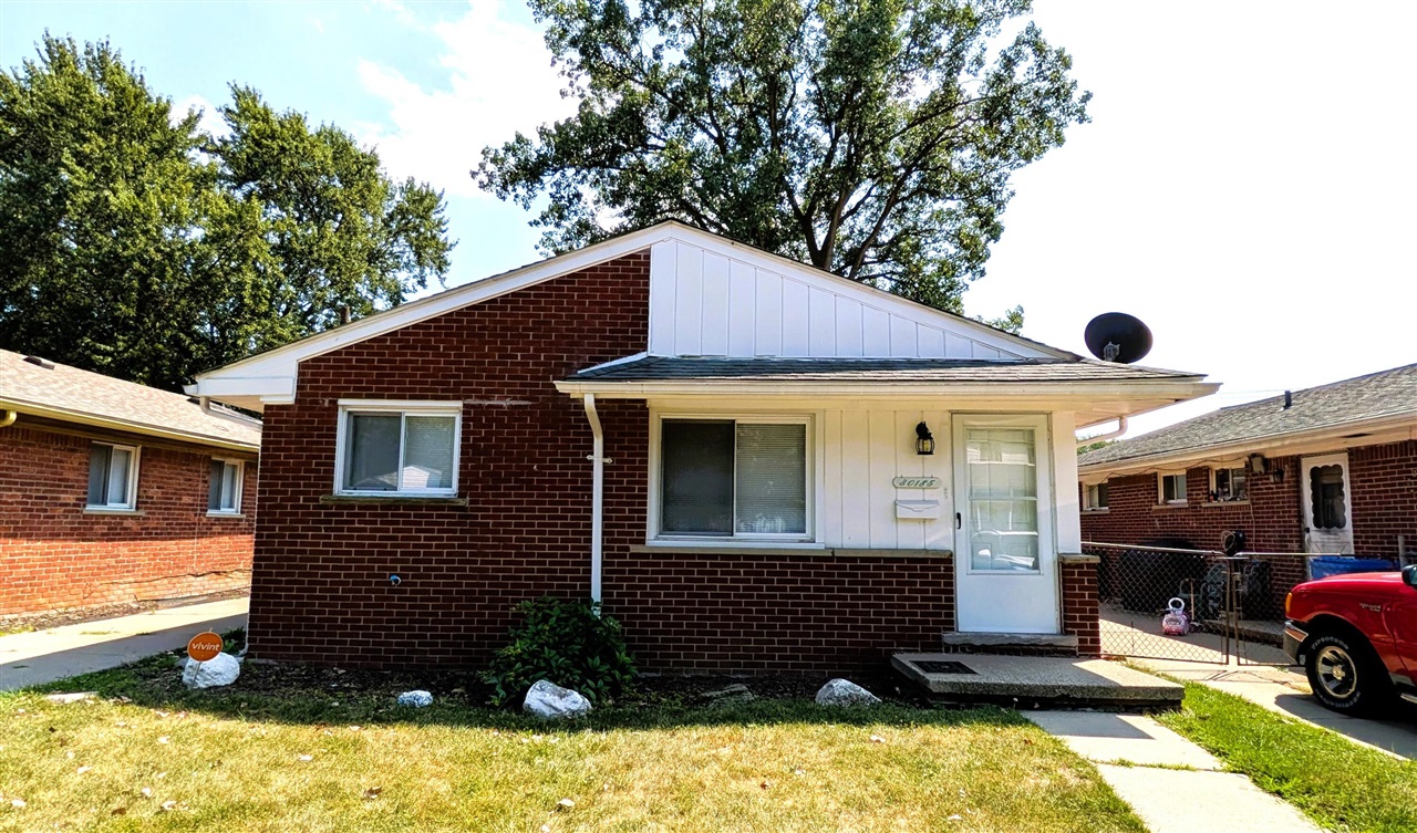 30185 Hazelwood Street — photo
