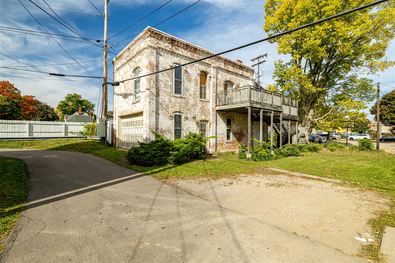 108 S Huron Street — photo