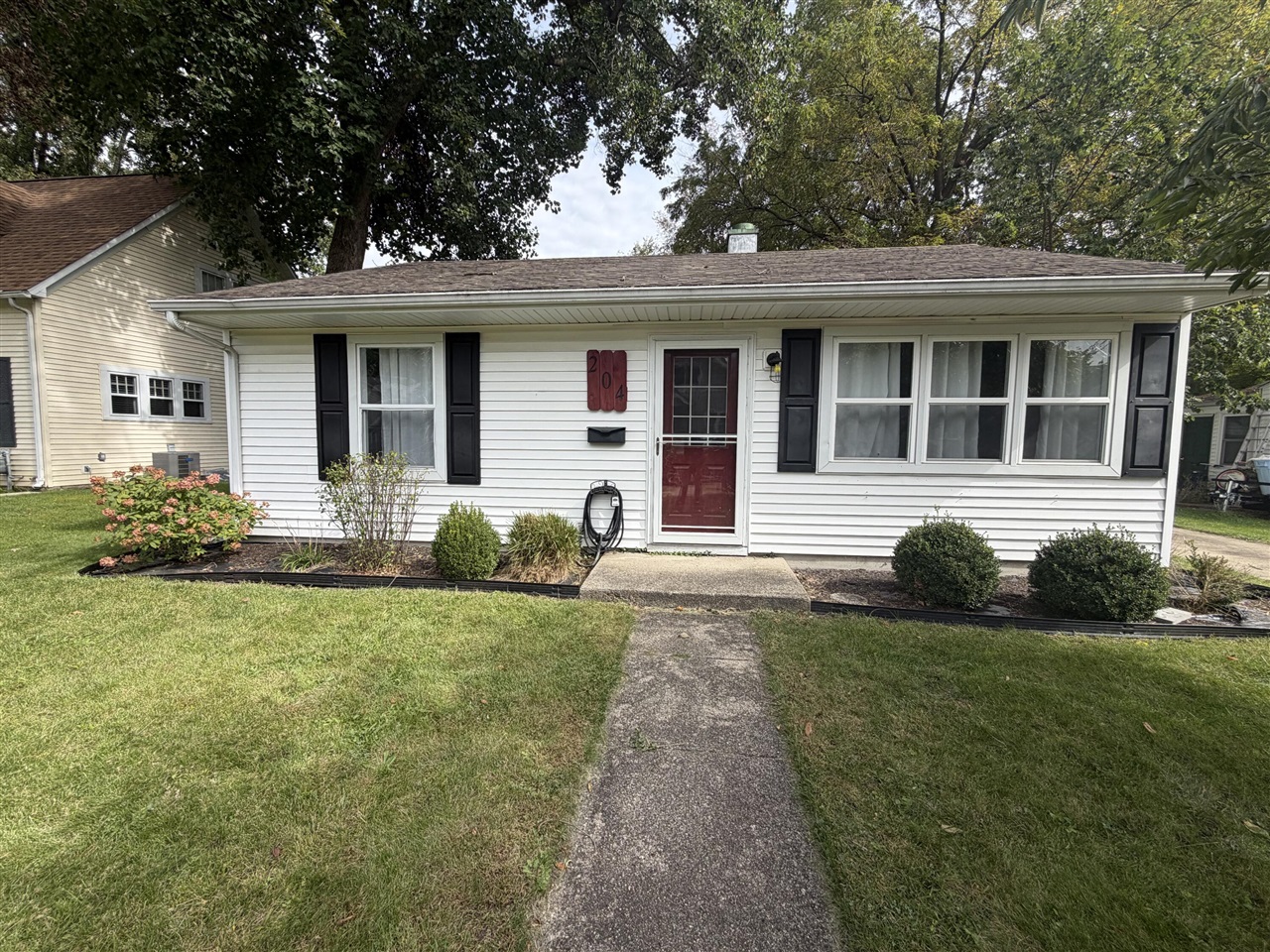 204 E Electric Court — photo