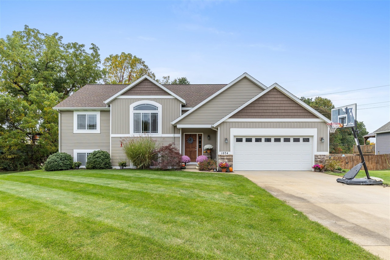 1074 Serenity Ridge Drive — photo