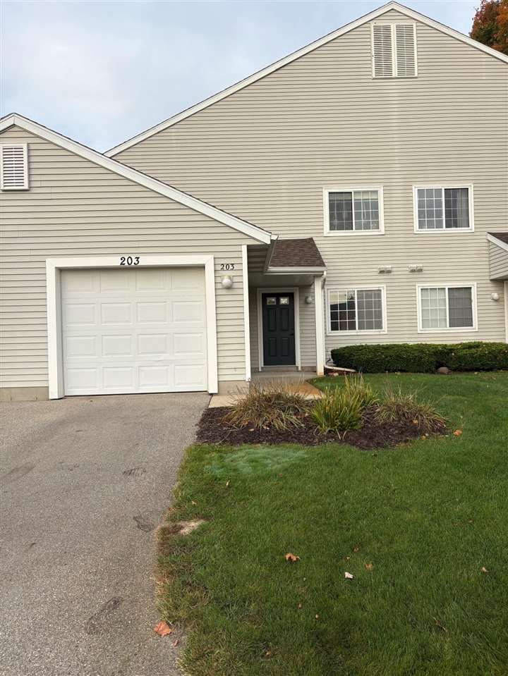 203 Hunters Lane — photo