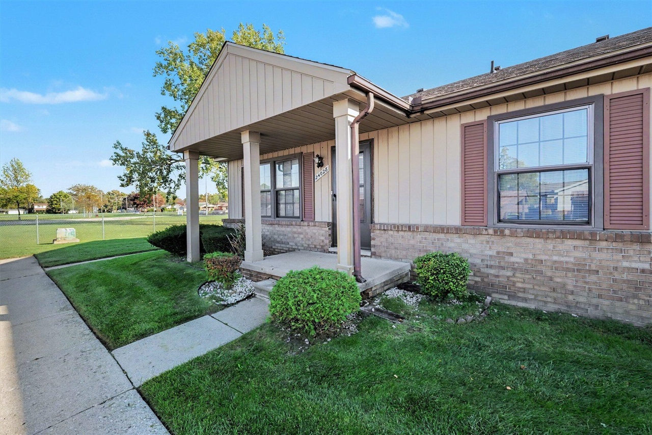 24028 Greenhill Road — photo