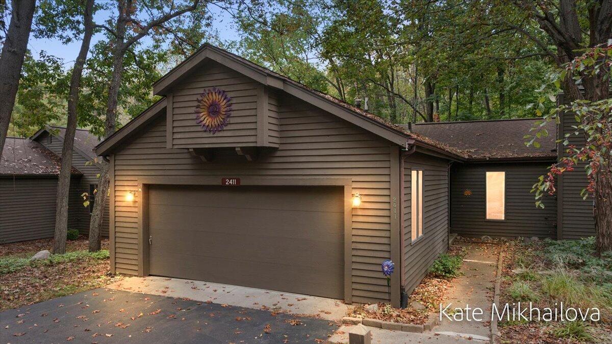 2411 Highpointe Drive — photo