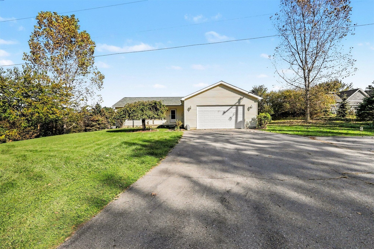 6085 Conway Road — photo