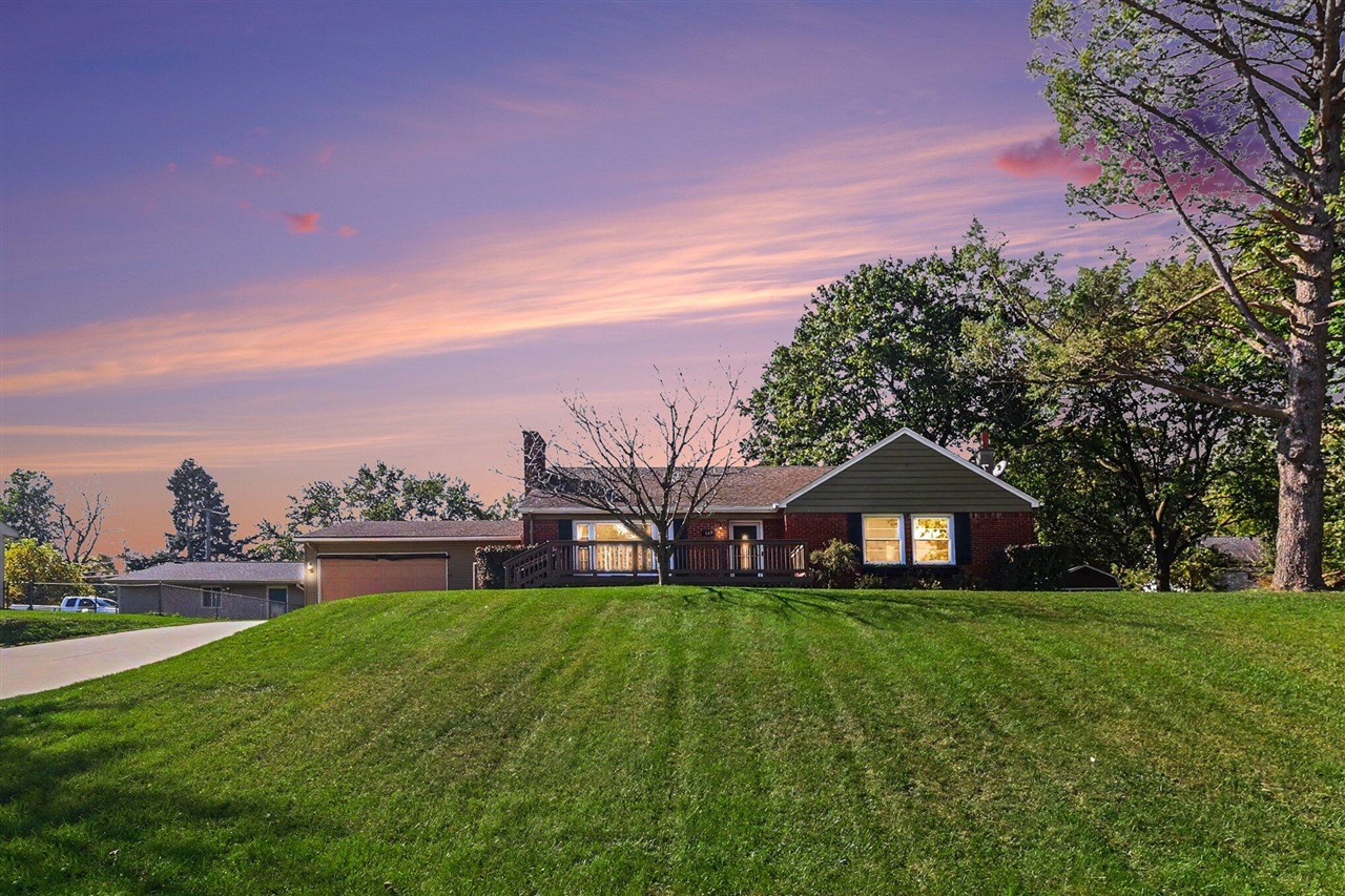 167 University Drive — photo