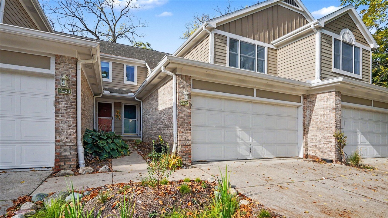 2422 Mulberry Court — photo