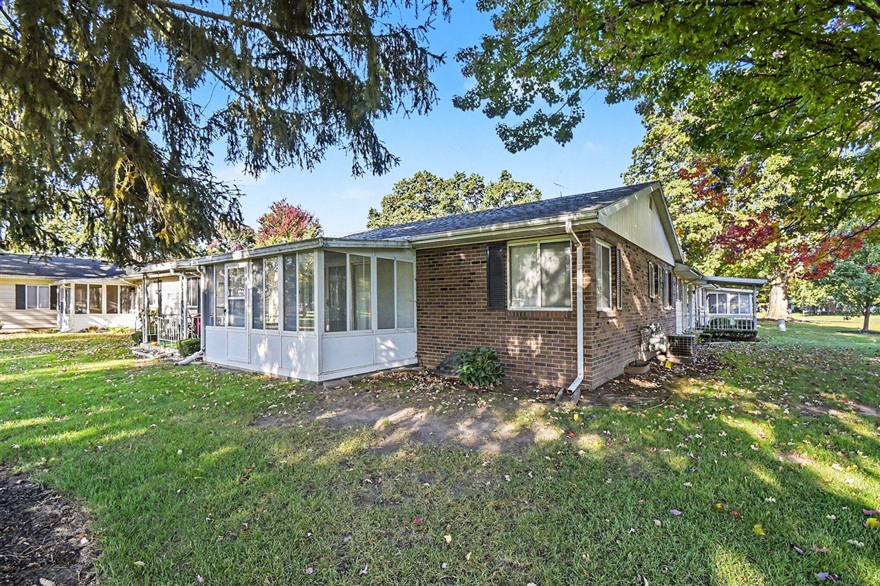 5722 Leisure South Drive — photo