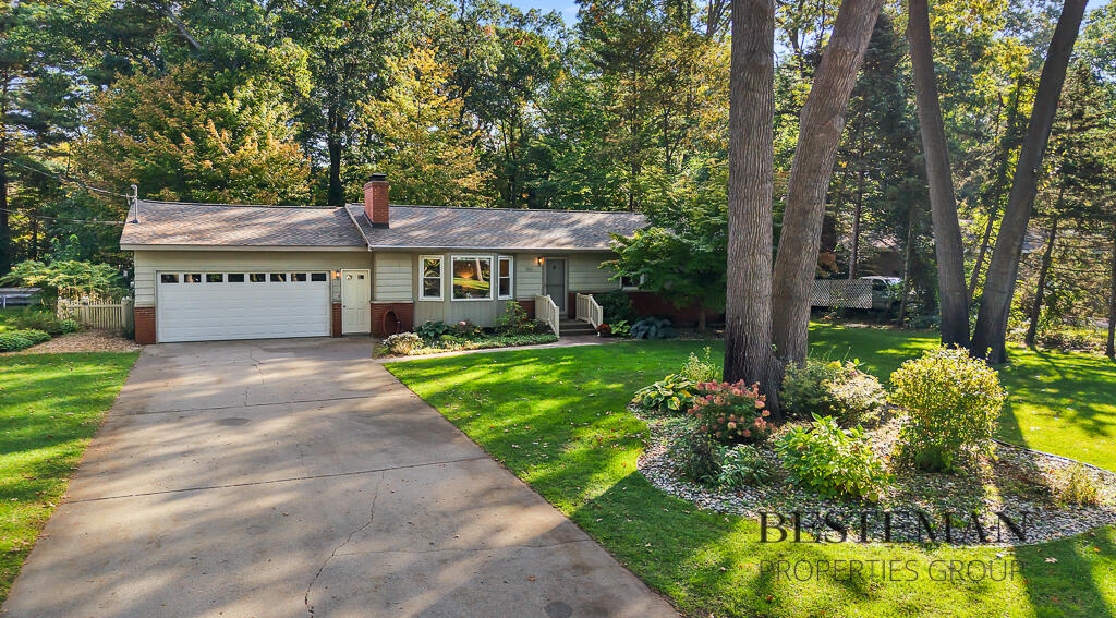 740 E Fennwood Circle — photo