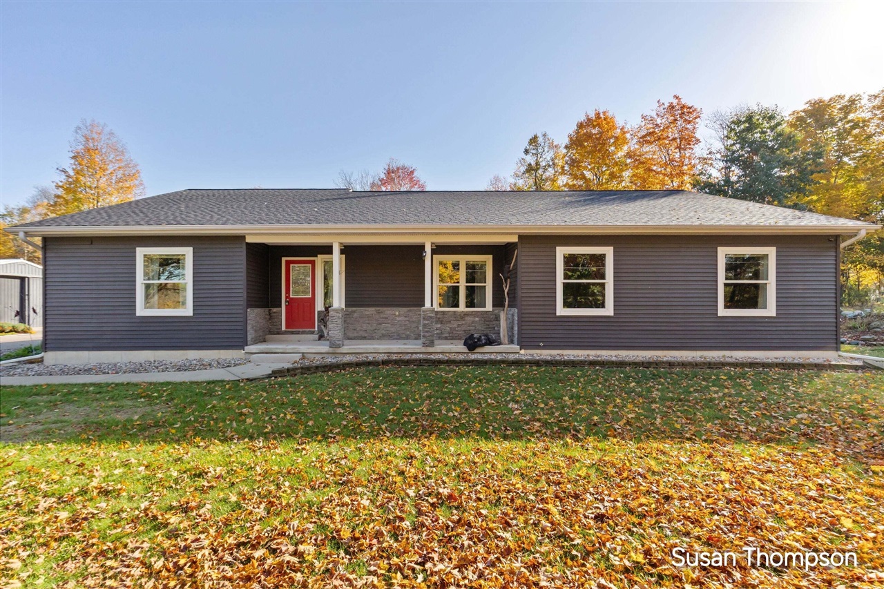 9135 S River Road — photo