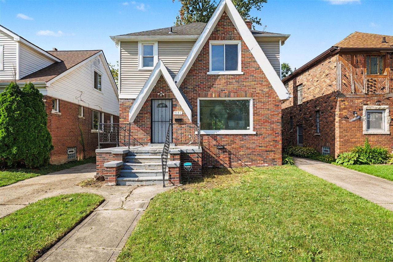 9161 Lakepointe Street — photo