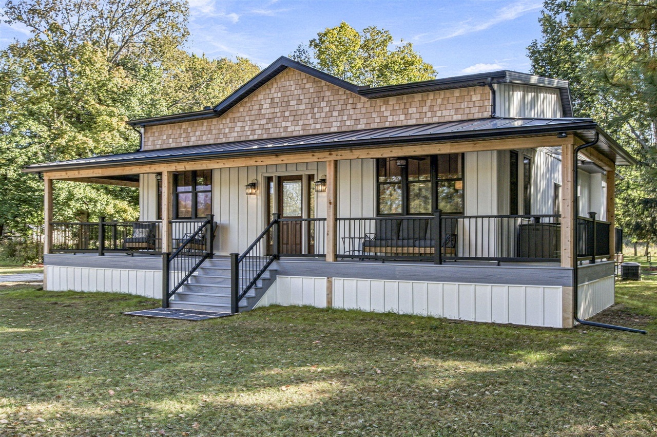 1102 Linden Drive — photo