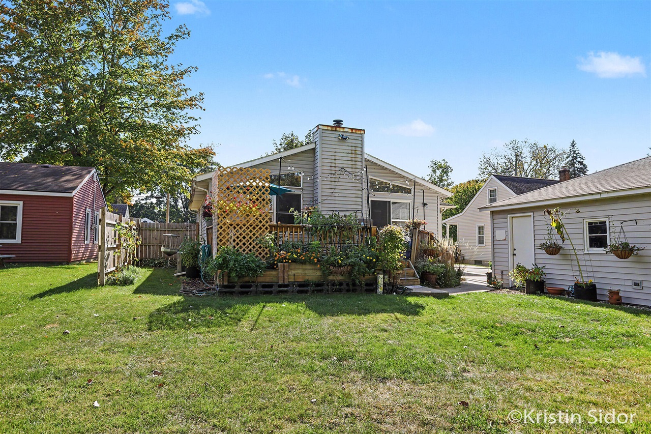 2025 Melvin Street — photo