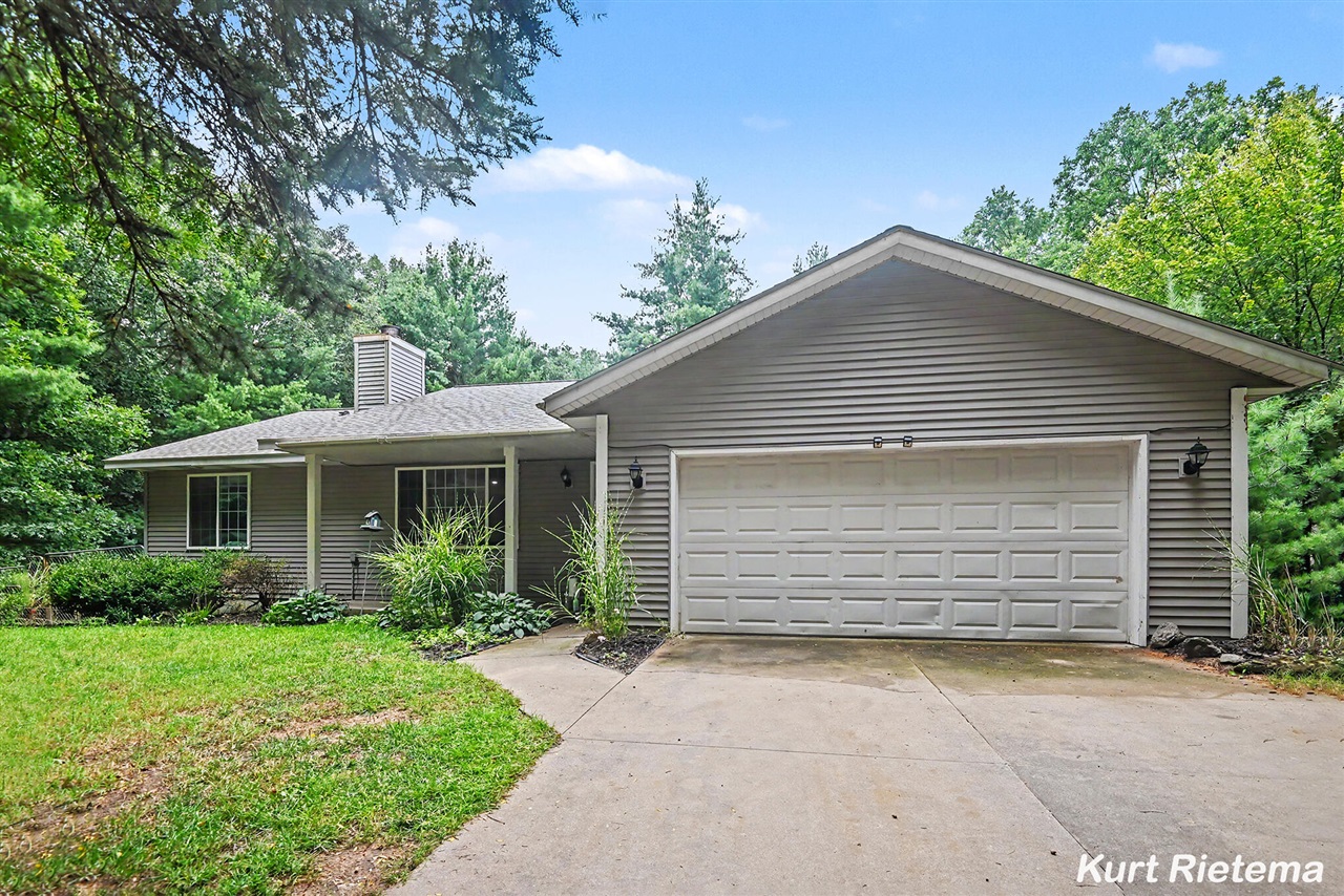 3820 Silver Creek Drive — photo