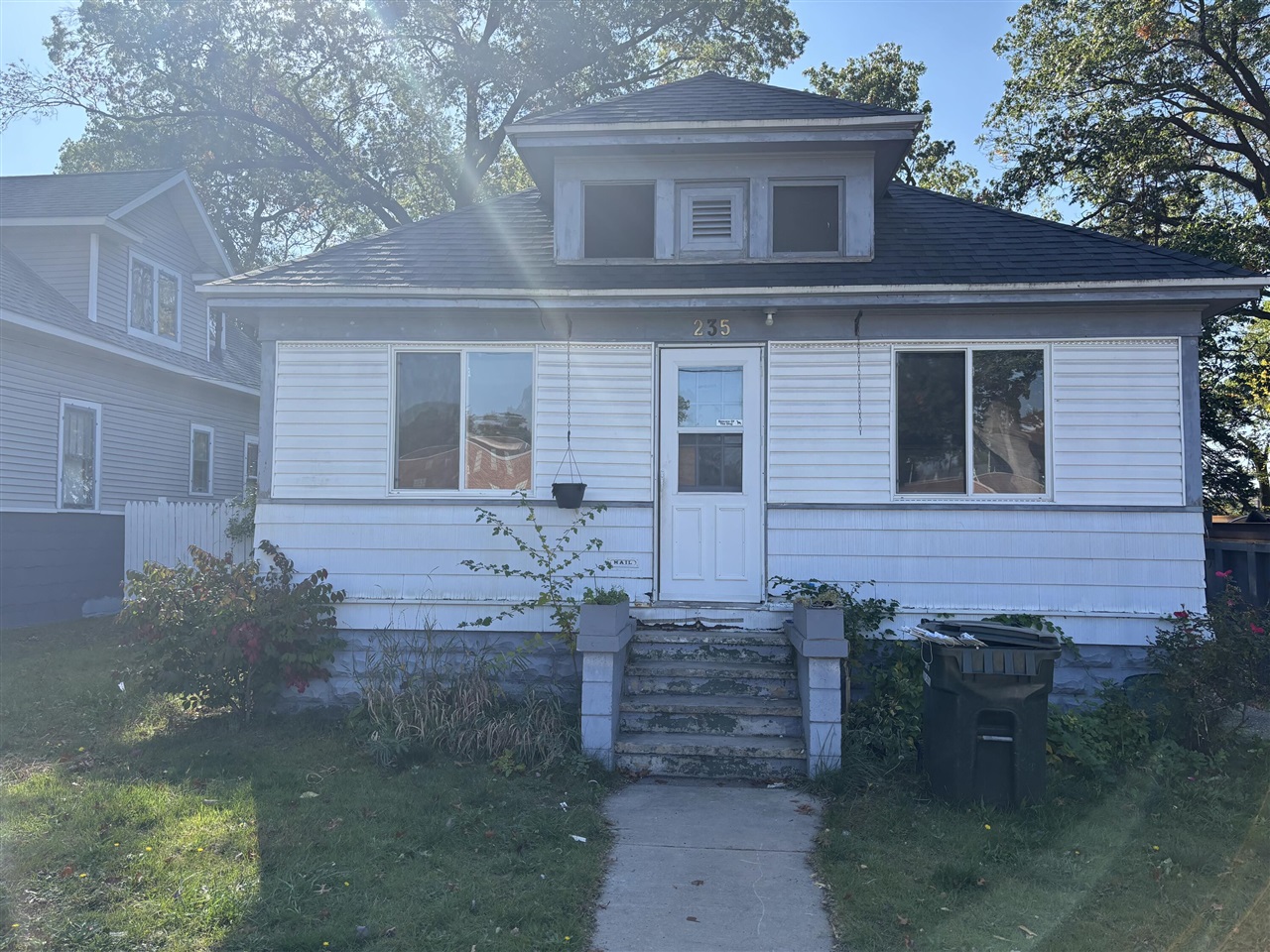 235 W Larch Avenue — photo