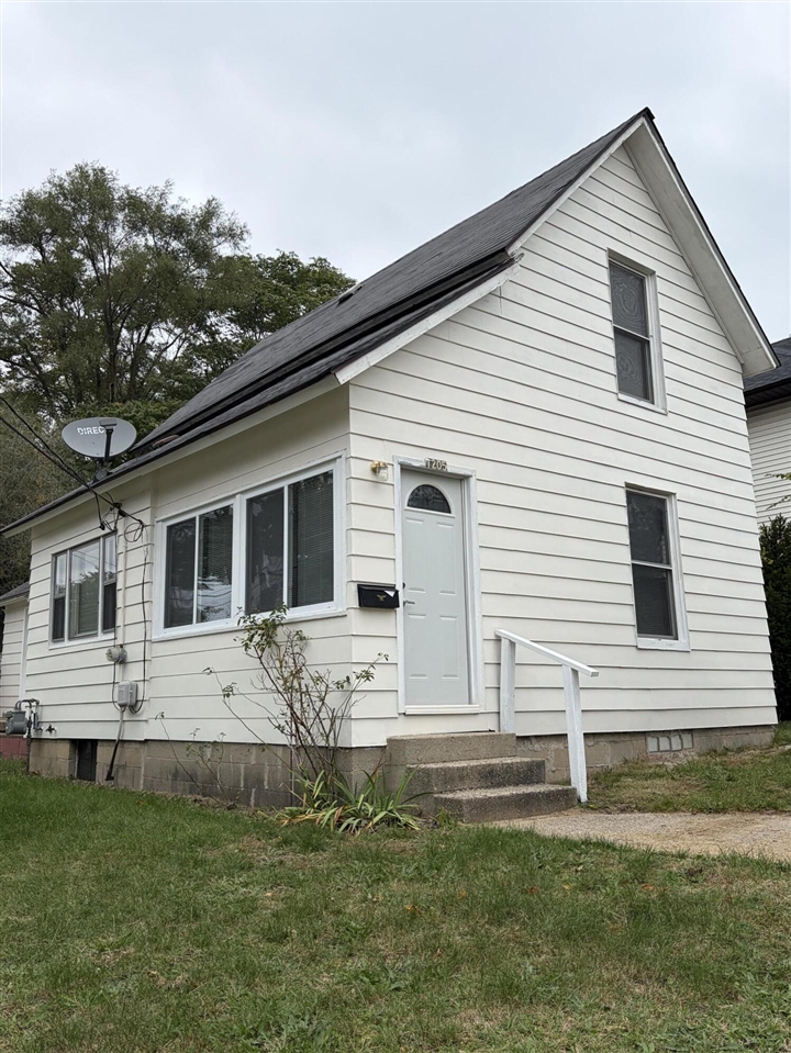 1205 SE Hall Street — photo