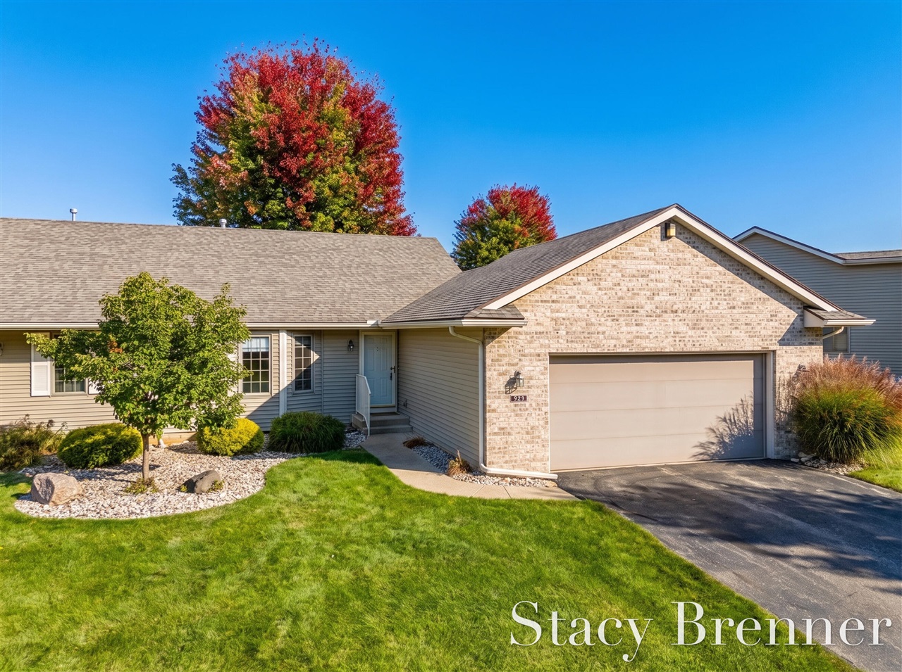 423 Falcon Drive — photo