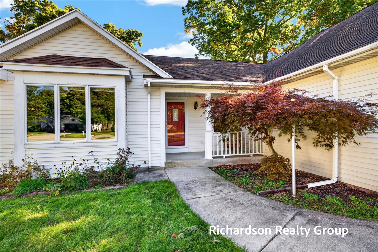 13496 Oakfield Lane — photo