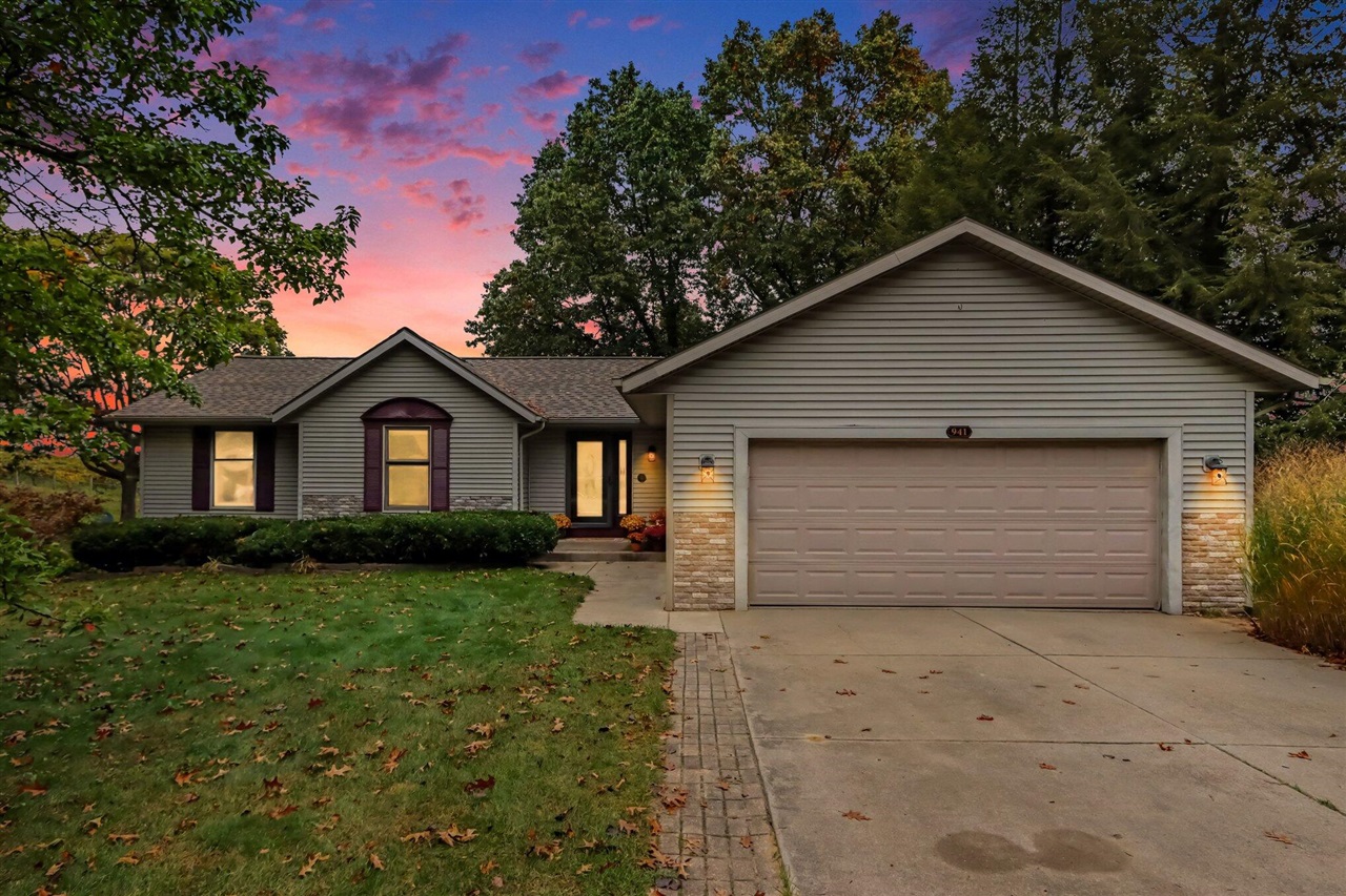 941 Niagara Drive — photo