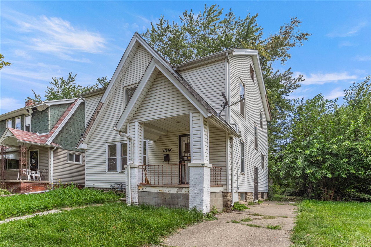11414 Manor — photo