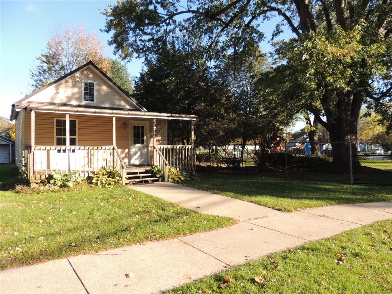 410 N Maple Street — photo