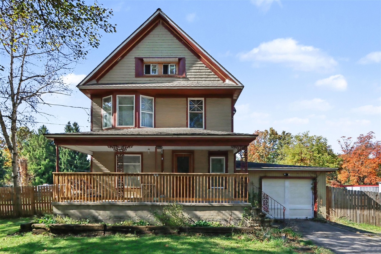 6041 N Riverview Drive — photo