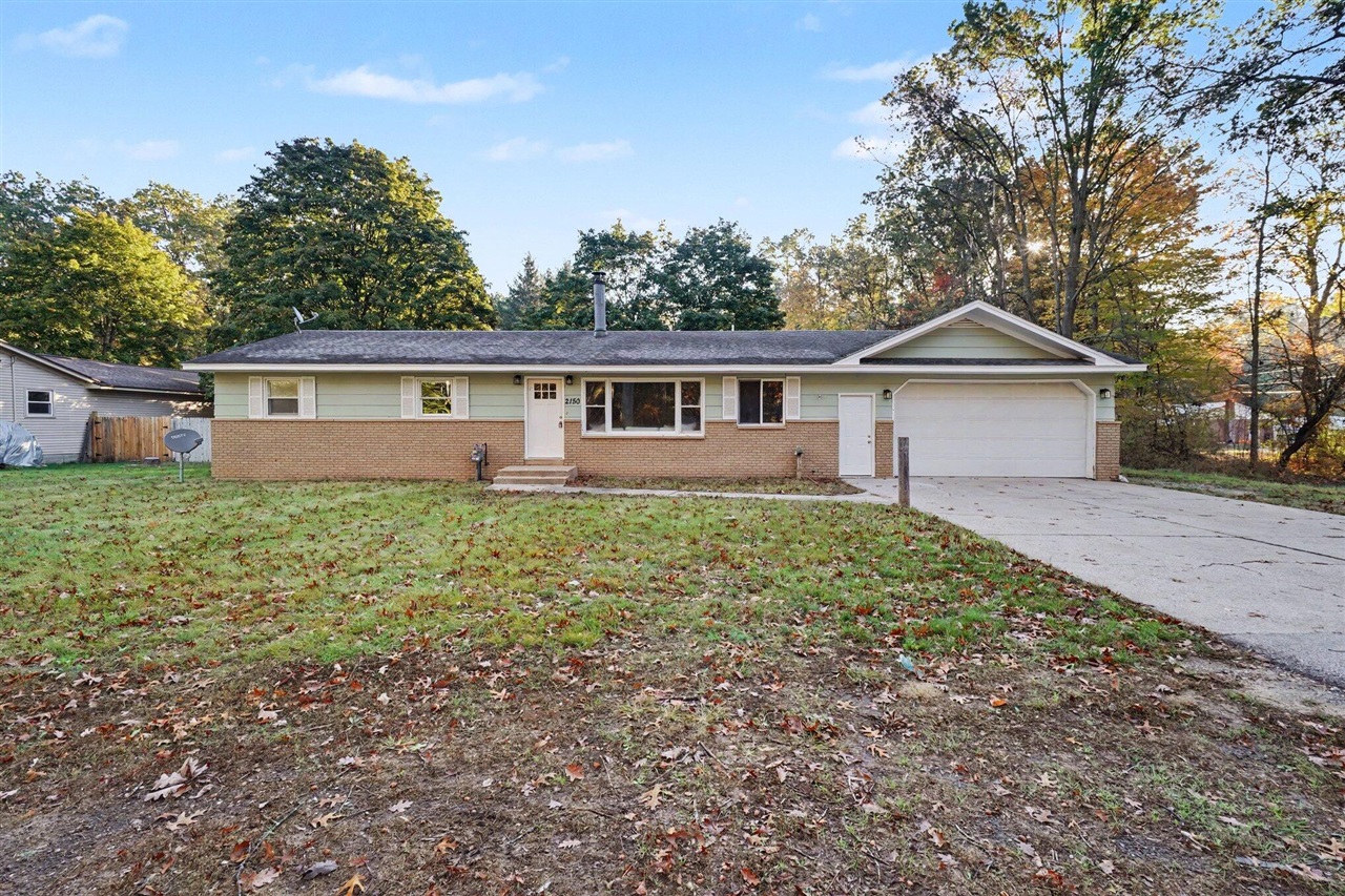 2150 S Maple Island Road — photo