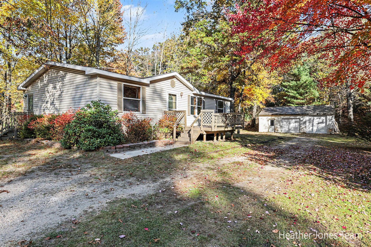 12220 Podunk Road — photo