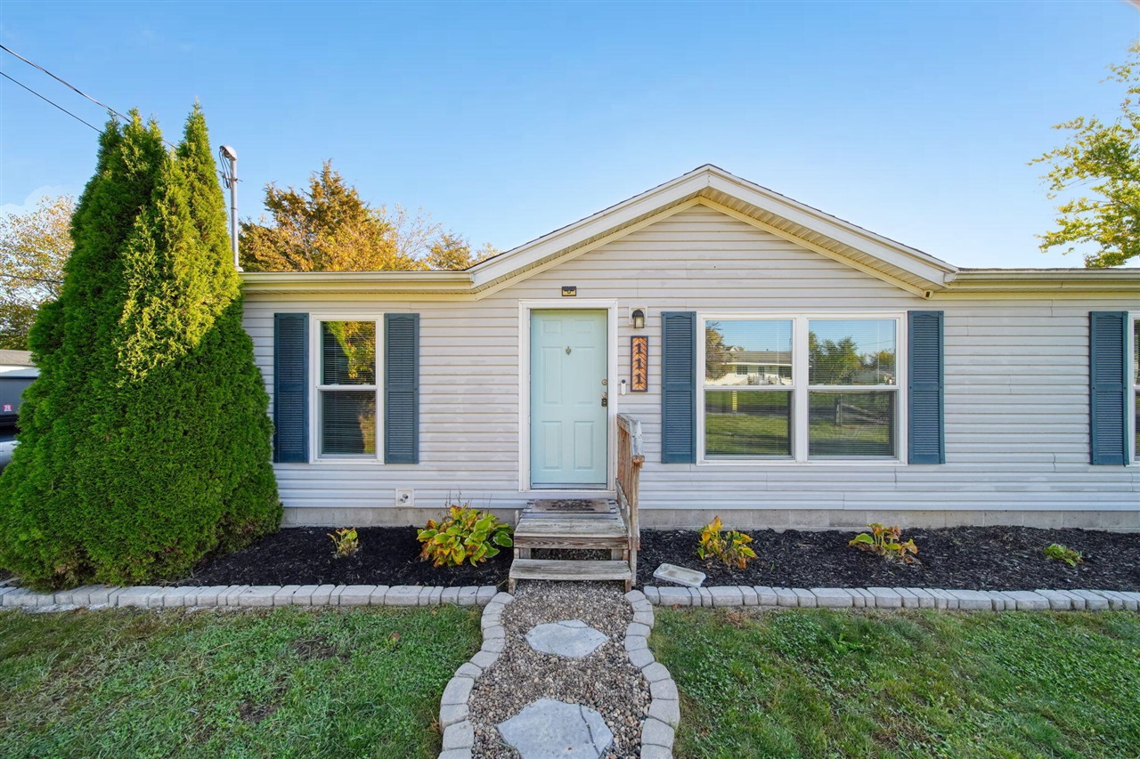 111 Victoria Drive — photo