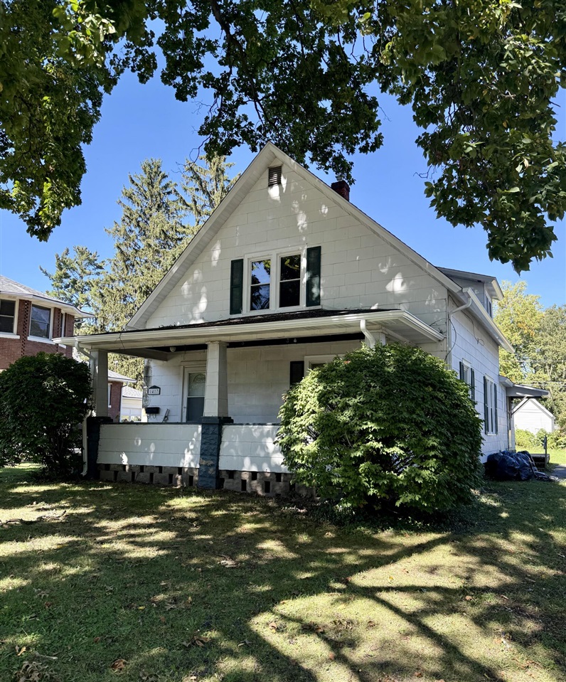 1417 Oak Street — photo