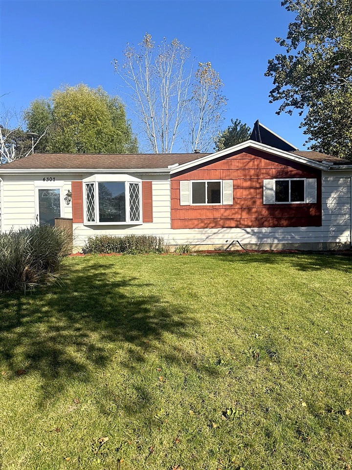 4307 Old Castle Circle — photo