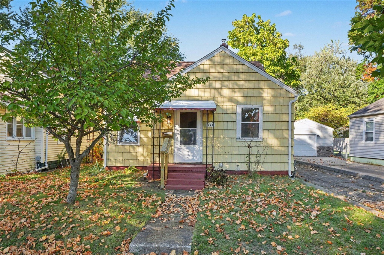320 W Burnham Street — photo