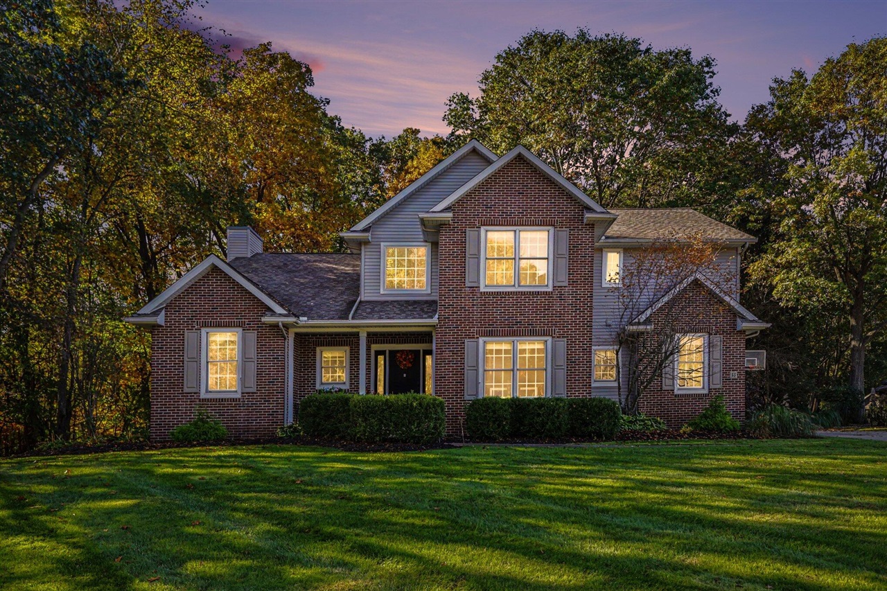 55 Country Hills — photo