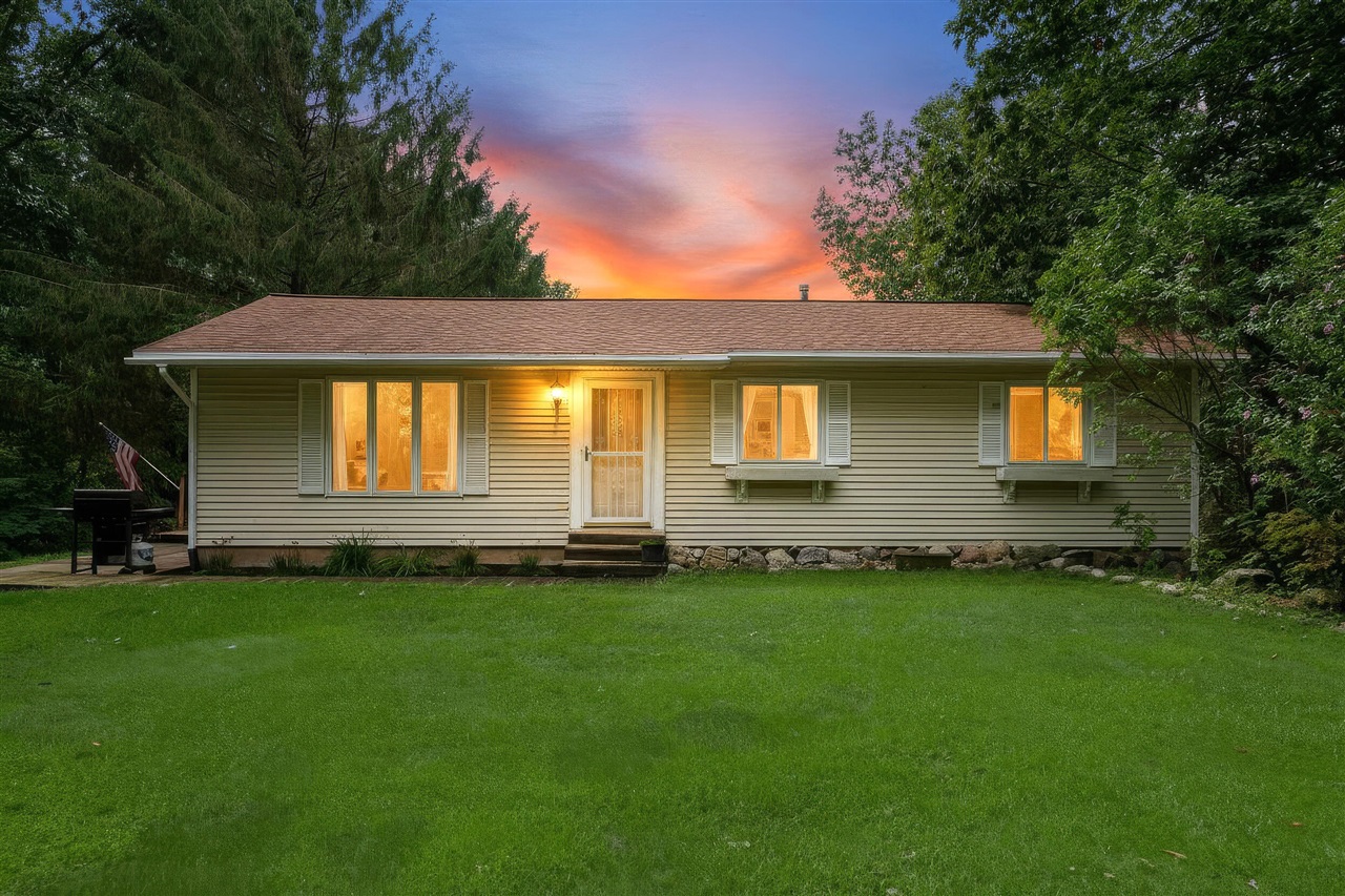 13833 Myers Lake Avenue — photo