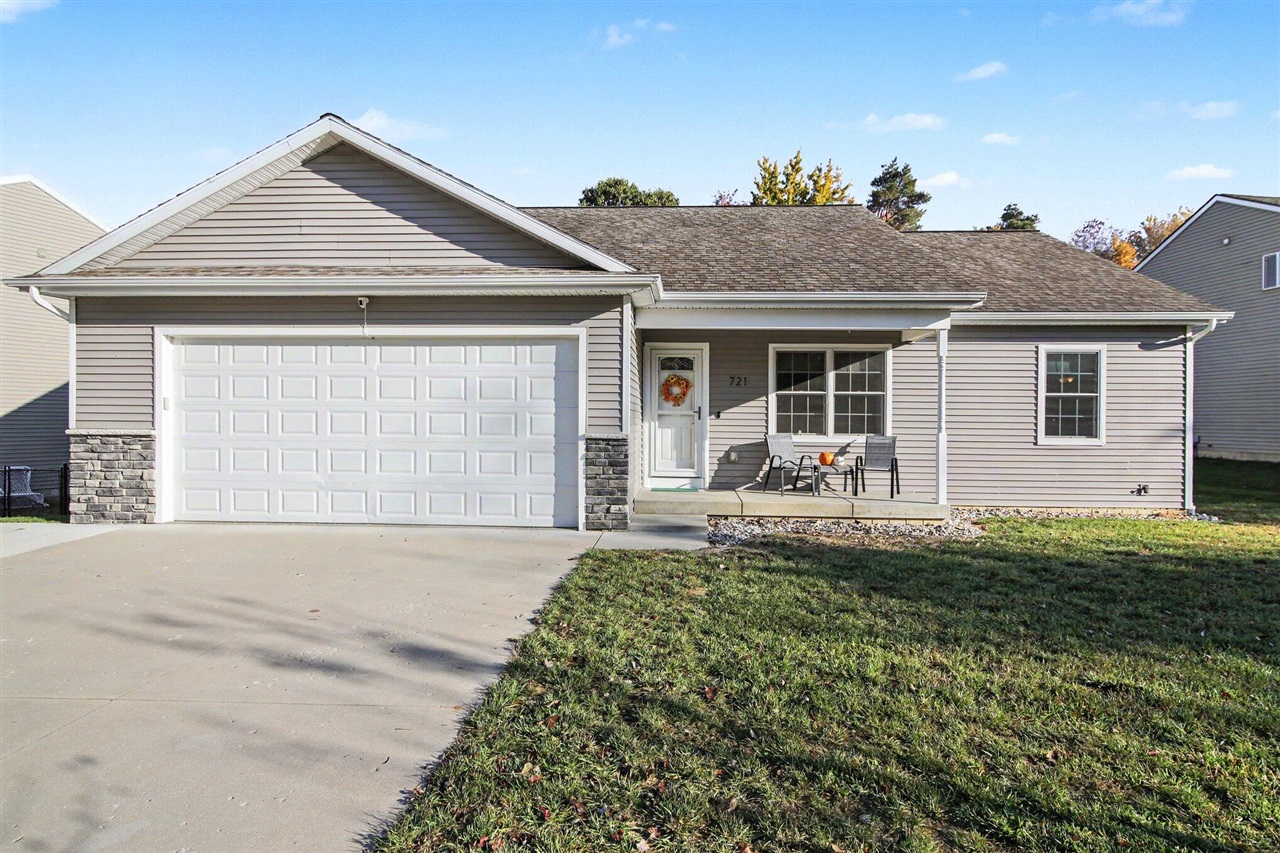 721 Glen Oak Drive — photo