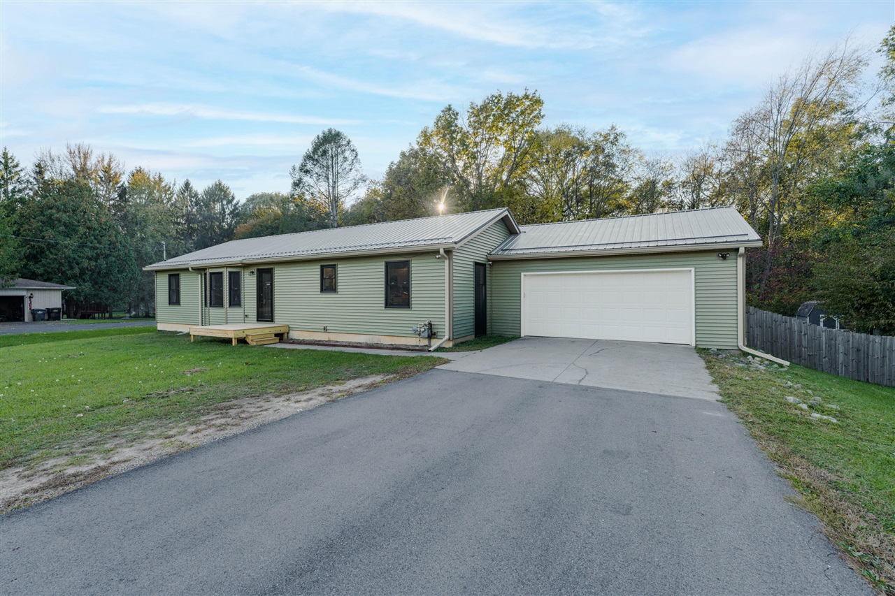 1090 Howard Street — photo