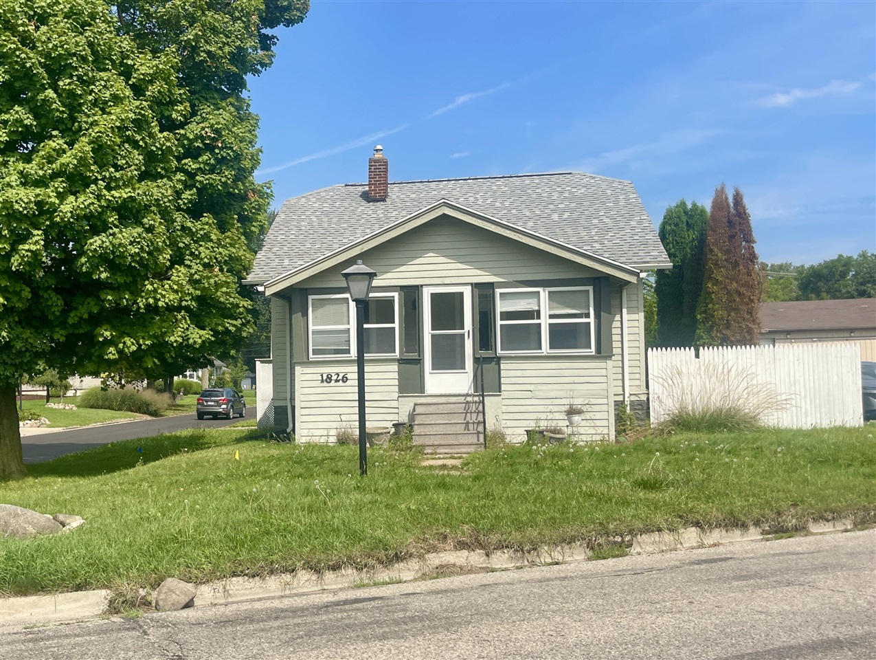 1826 Spring Arbor Road — photo
