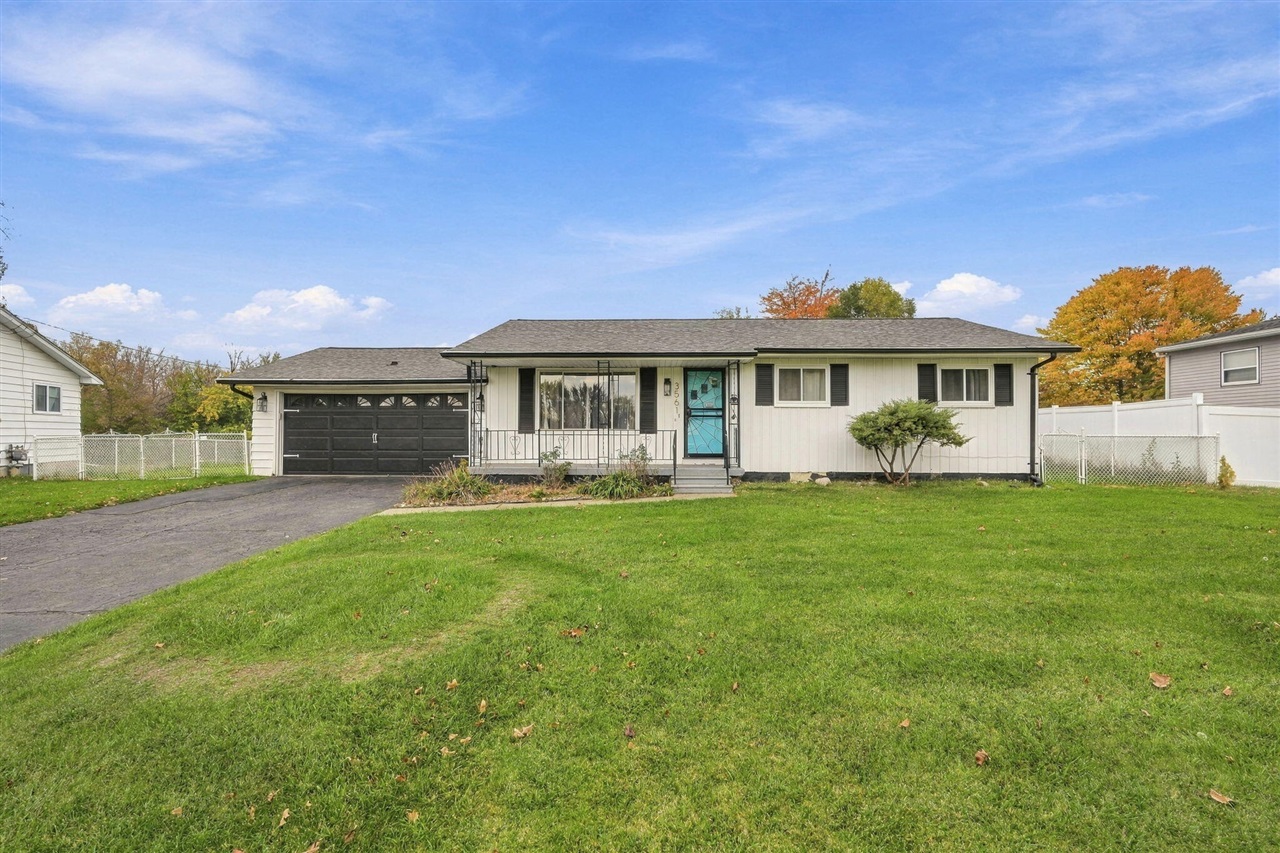 3561 Ridgecliffe Drive — photo