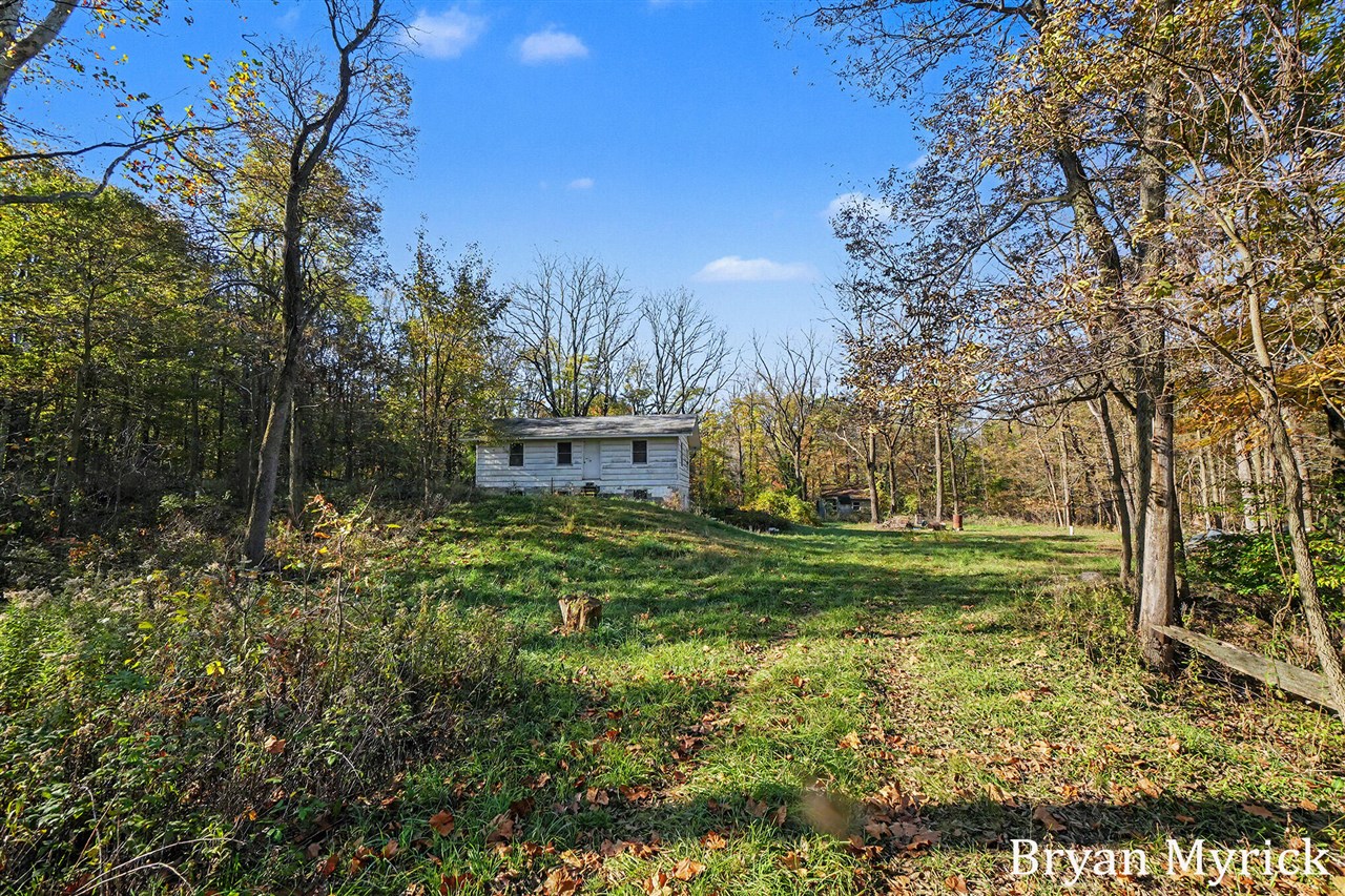 2352 Taft Road — photo