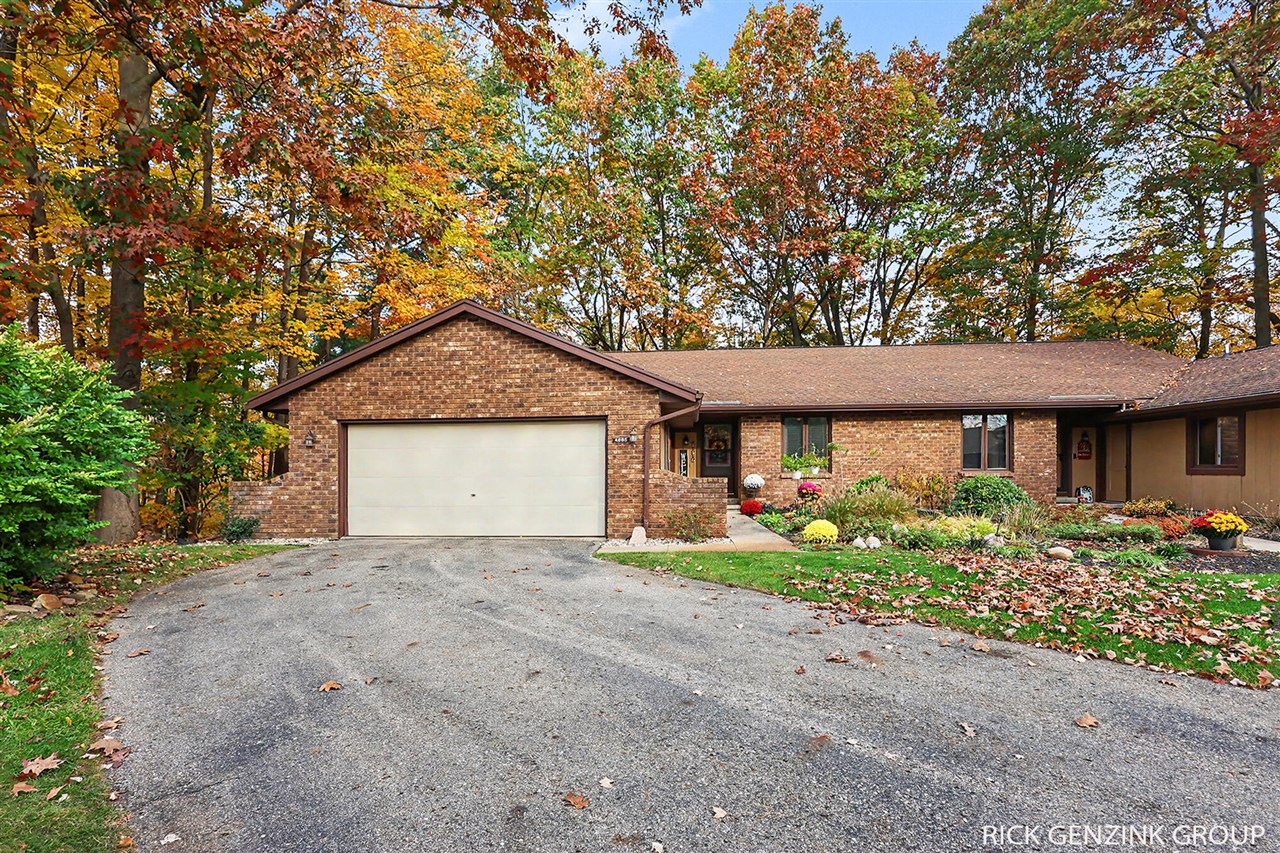 4685 Ottawa Creek Drive — photo
