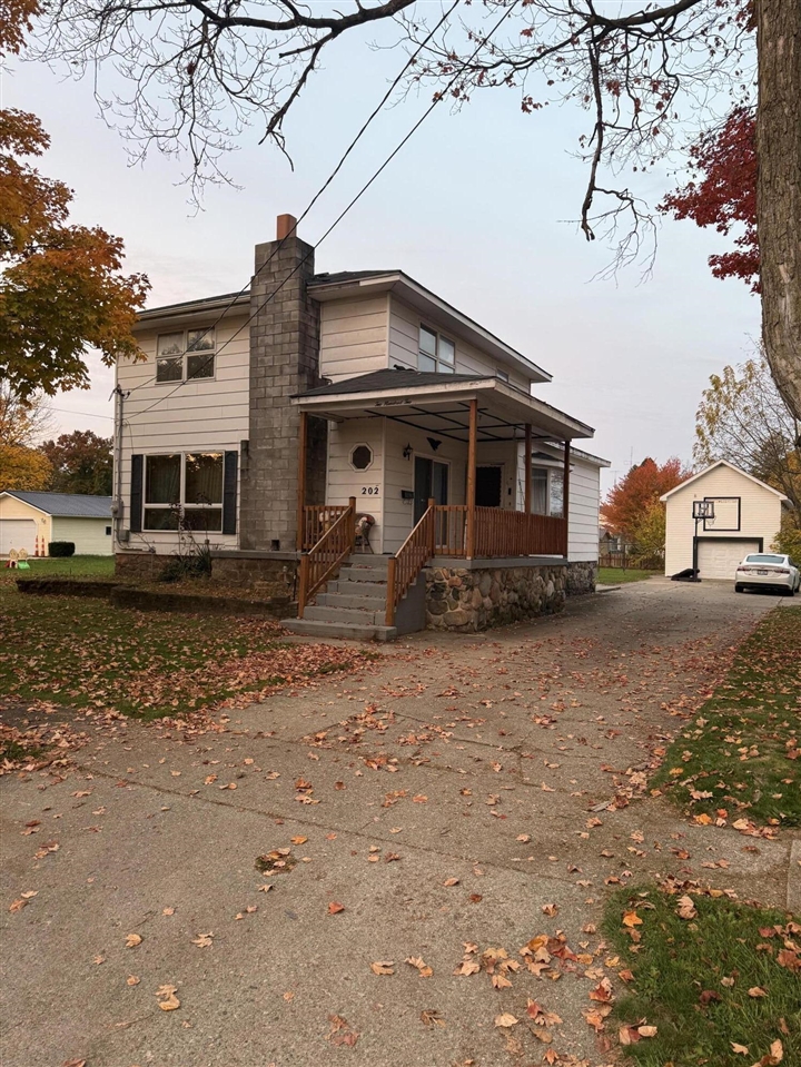202 S Walker Street — photo