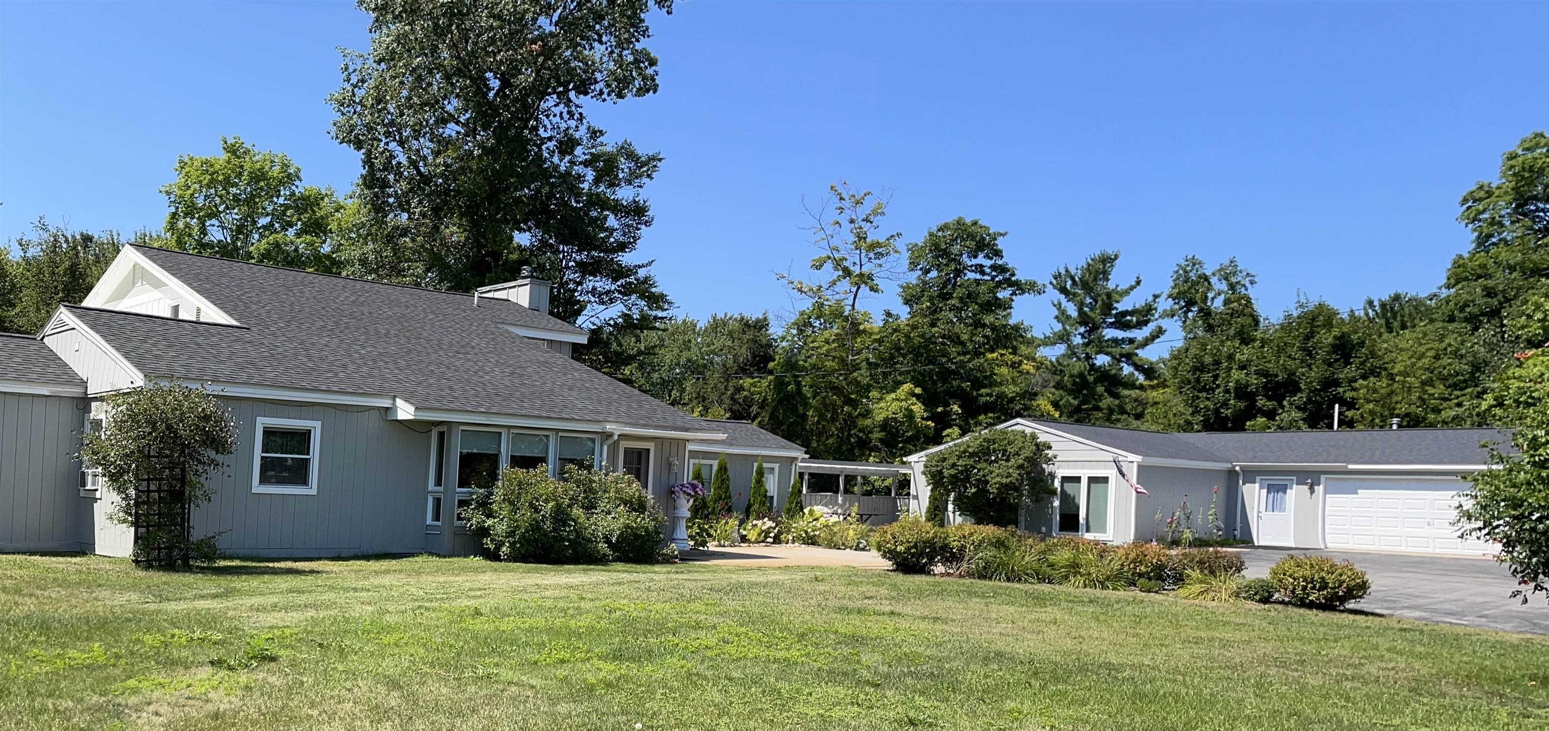 10774 S US-31 — photo