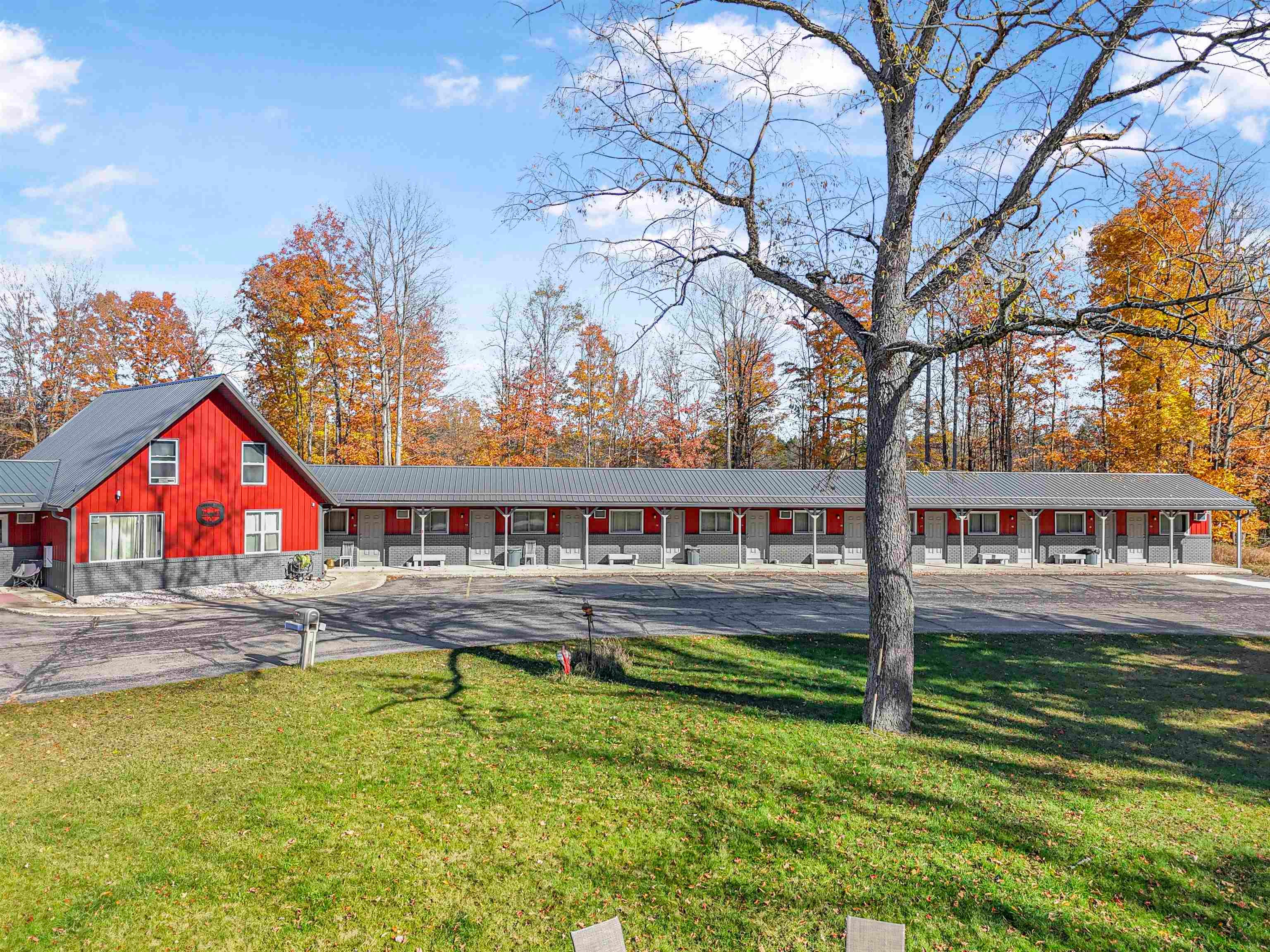 10422 Cadillac Highway — photo