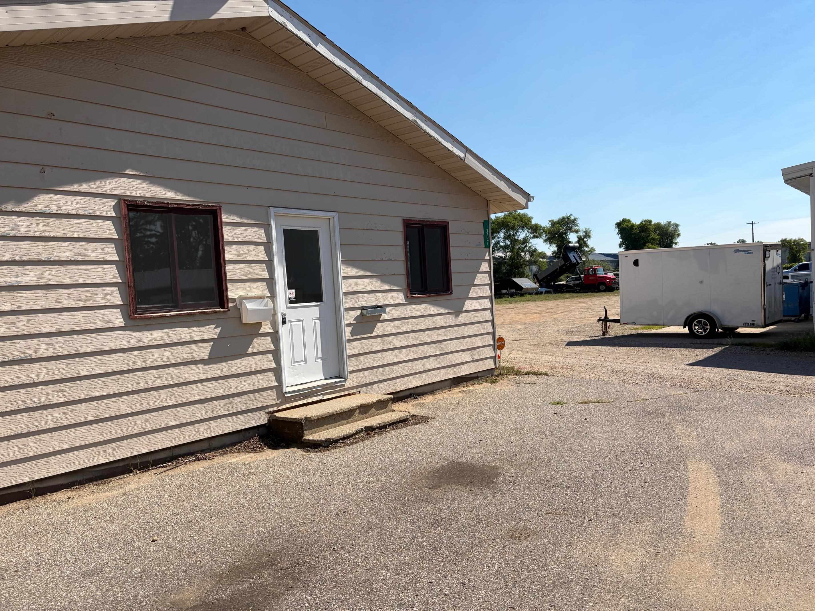4049 "B" E Northwind Drive — photo