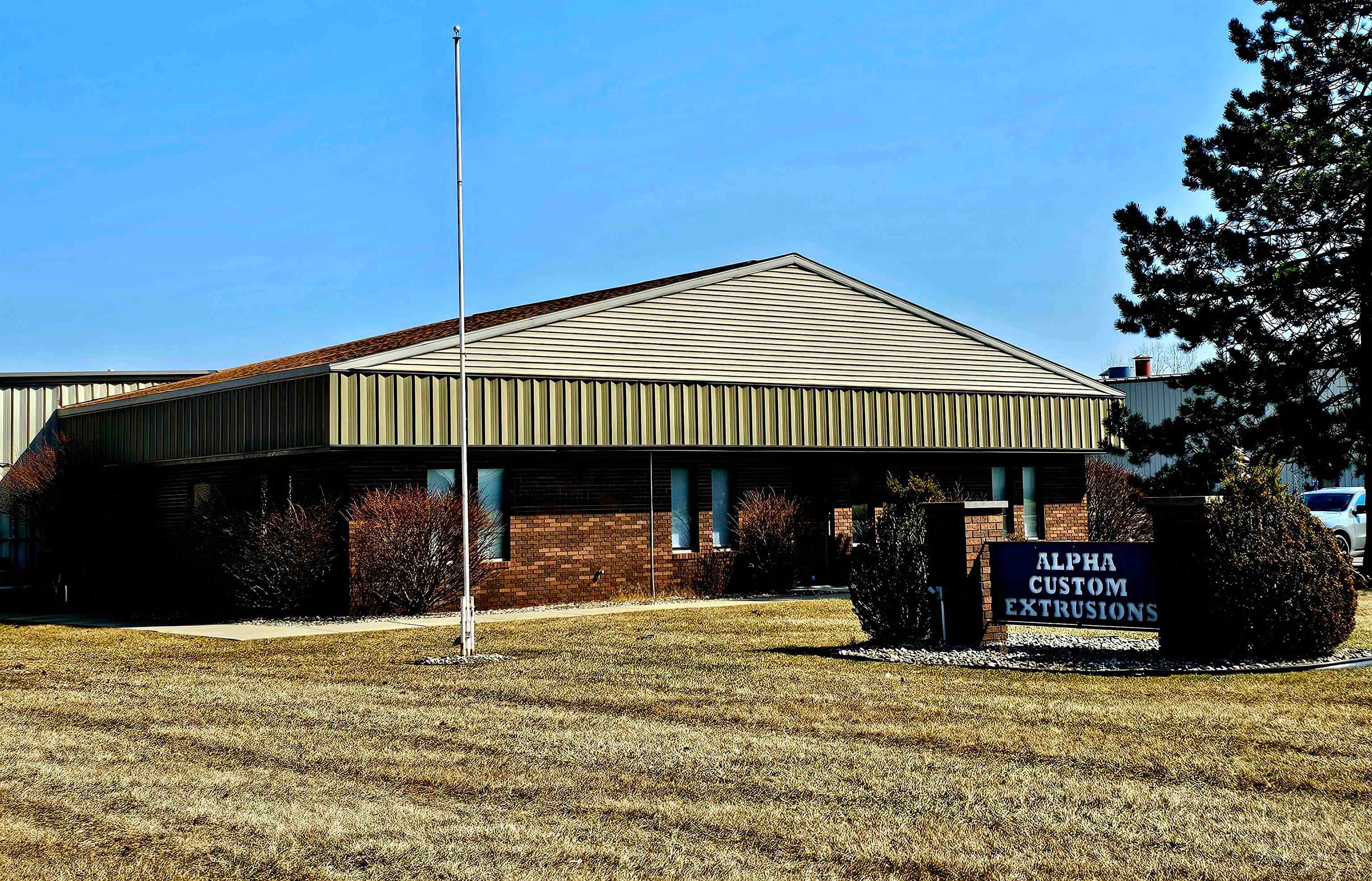 800 Woodside Drive — photo