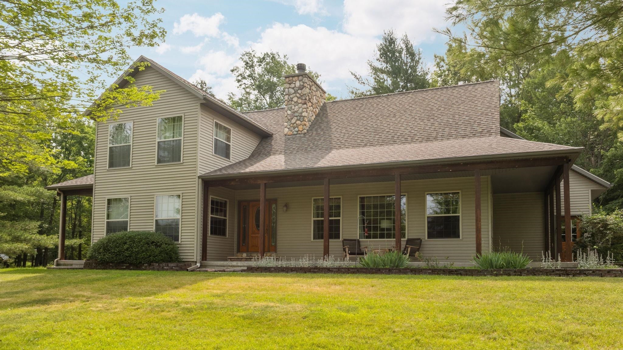 7385 Gabrielle Drive — photo