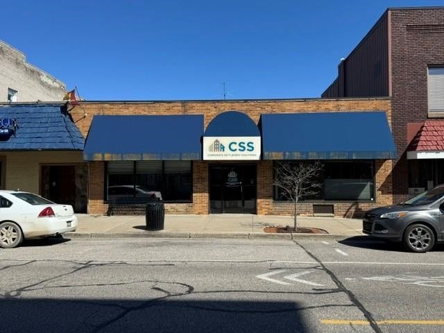 209 E Broadway Street — photo